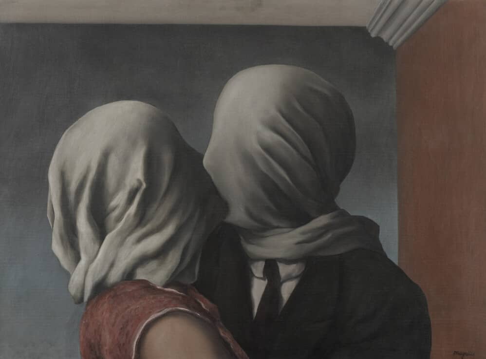 Painting of two faceless lovers kissing with their heads shrouded in cloth, symbolizing emotional disconnection, hidden identity, and the illusion of intimacy — from René Magritte’s ‘The Lovers.
